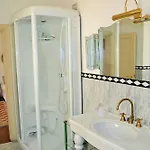 Dany Sweethouse فندق مبيت وإفطار بيرغامو
