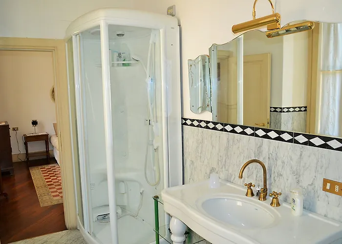 Dany Sweethouse فندق مبيت وإفطار بيرغامو